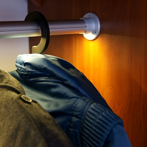 TANKO20-led-profiili vaatekaappiin-valaistu-vaatetanko (4)