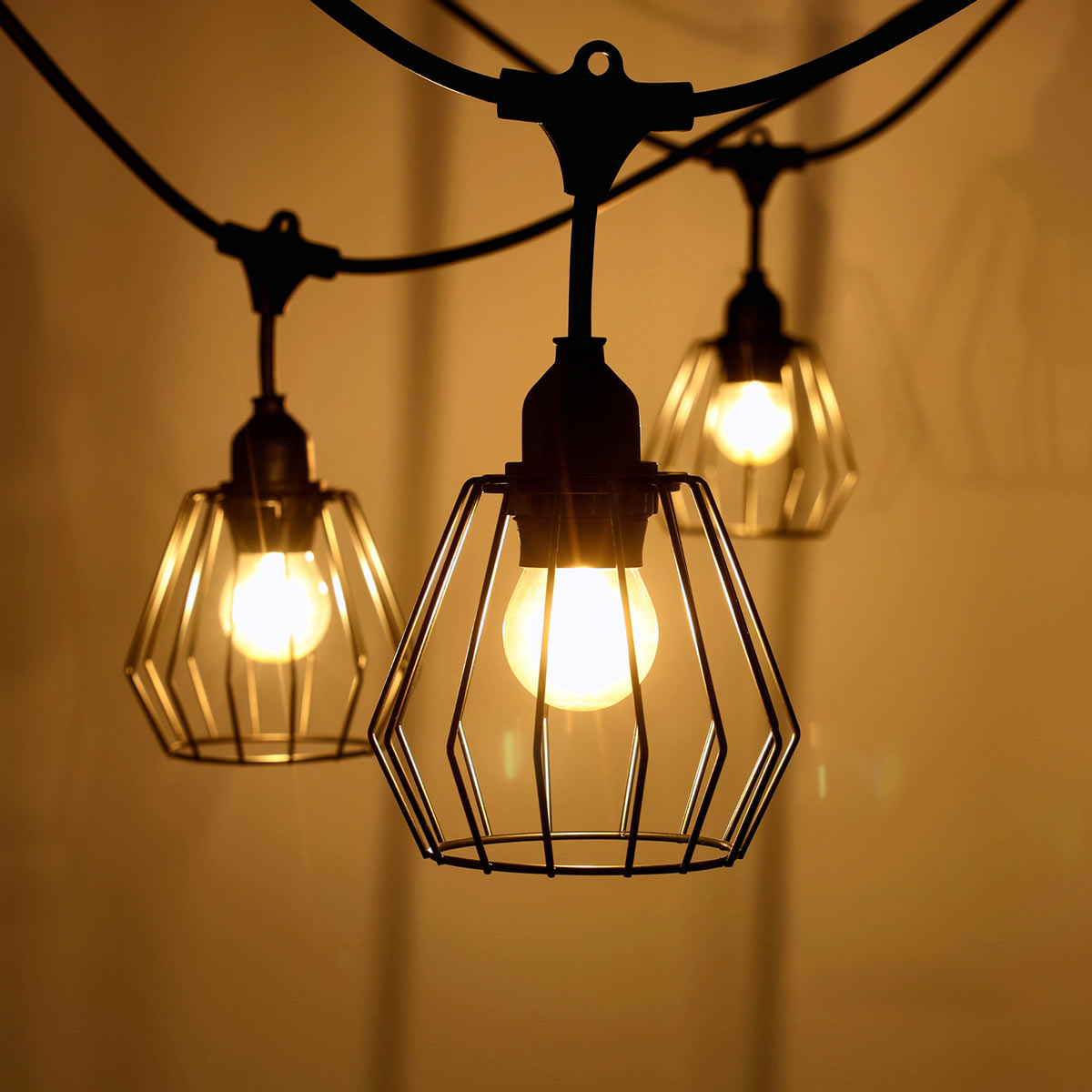 CRETE LED-ljusslingset metallskärmar 5 st, CAGE svart LS D1