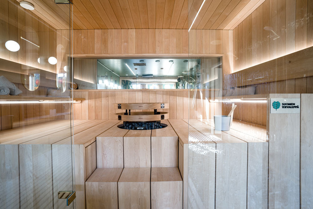 Saunavalaistus LED lauteiden alla epäsuorana valona