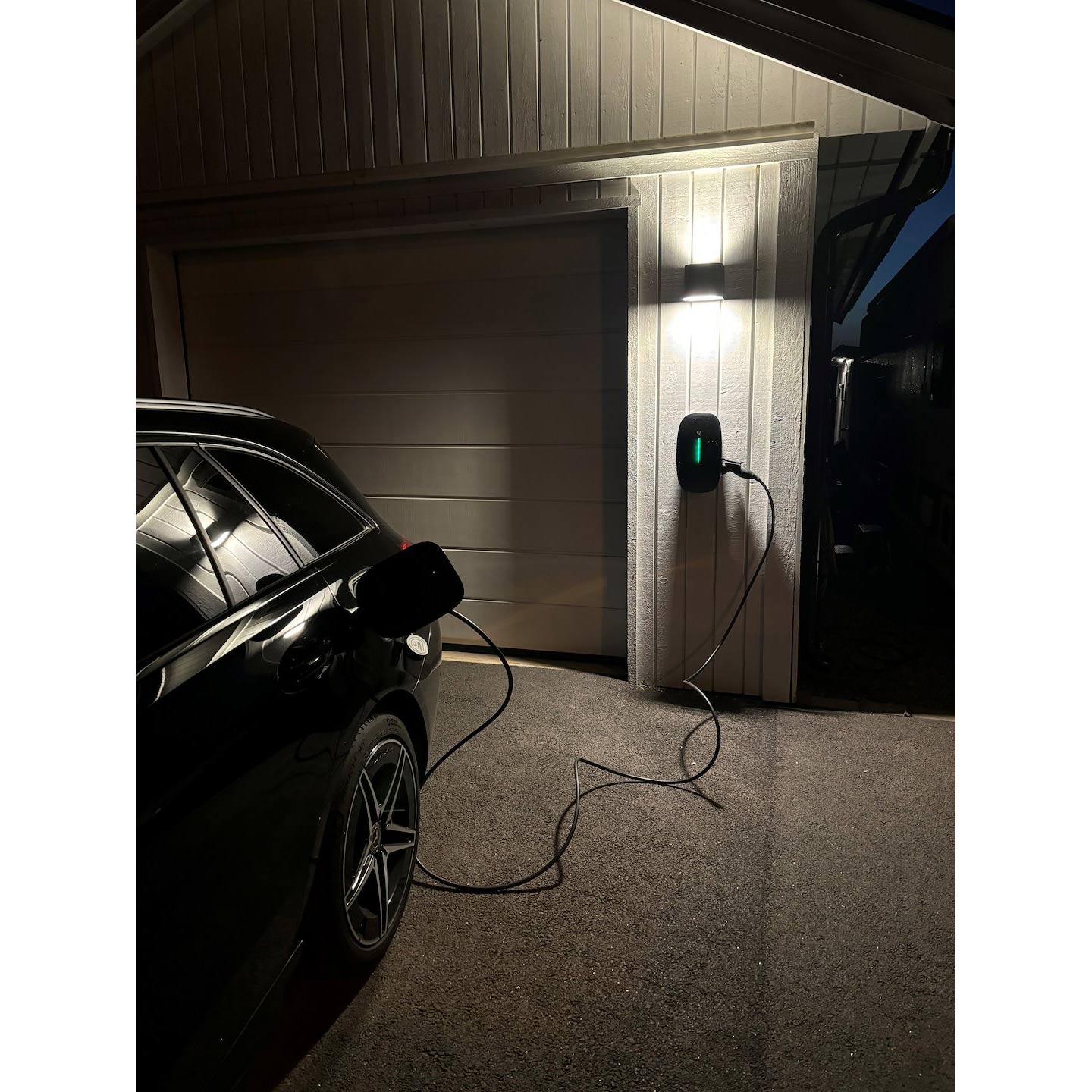 LUMO 12W SVART LED-vägglampa upp/ner 3000K/4000K med sockel, 1200lm IP44