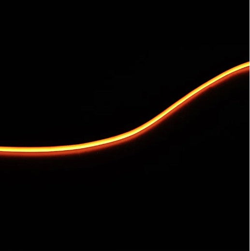 PISTEETÖN SAUNA LED-valonauha 2700K valaistuslinja mustalla taustalla