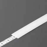 liu'utettava A1 diffuusori LED-profiilille, muovinen kansi LED-nauhan suojaksi.
