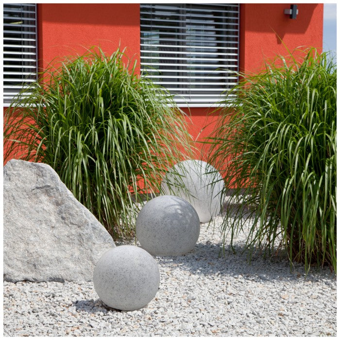 GARDEN BALL pallovalaisin sisä/ulkokäyttöön IP65, pistotulpalla