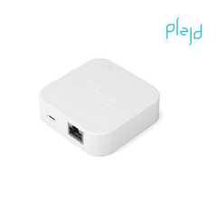 Plejd GWY-01 etäohjain laite, joka yhdistää Plejd-järjestelmän internetiin ja mahdollistaa valaistuksen etäohjauksen.